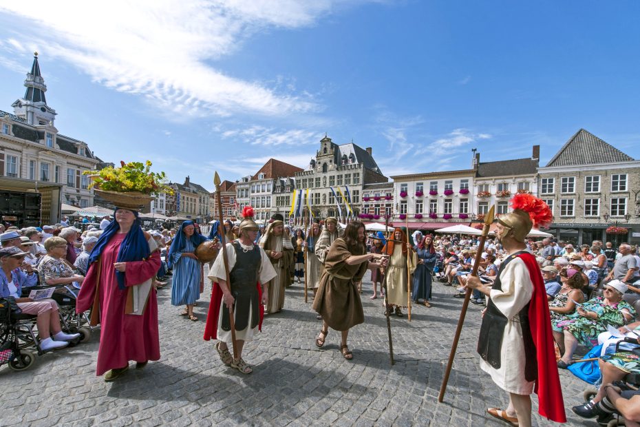 Naast deelnemers ook collectrices gezocht voor de Maria Ommegang
