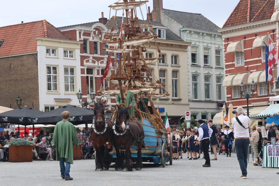 81e Maria Ommegang in Bergen op Zoom: “Geef ons hoop, Maria”